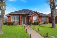 Building Photo - 2827 St Martin Dr
