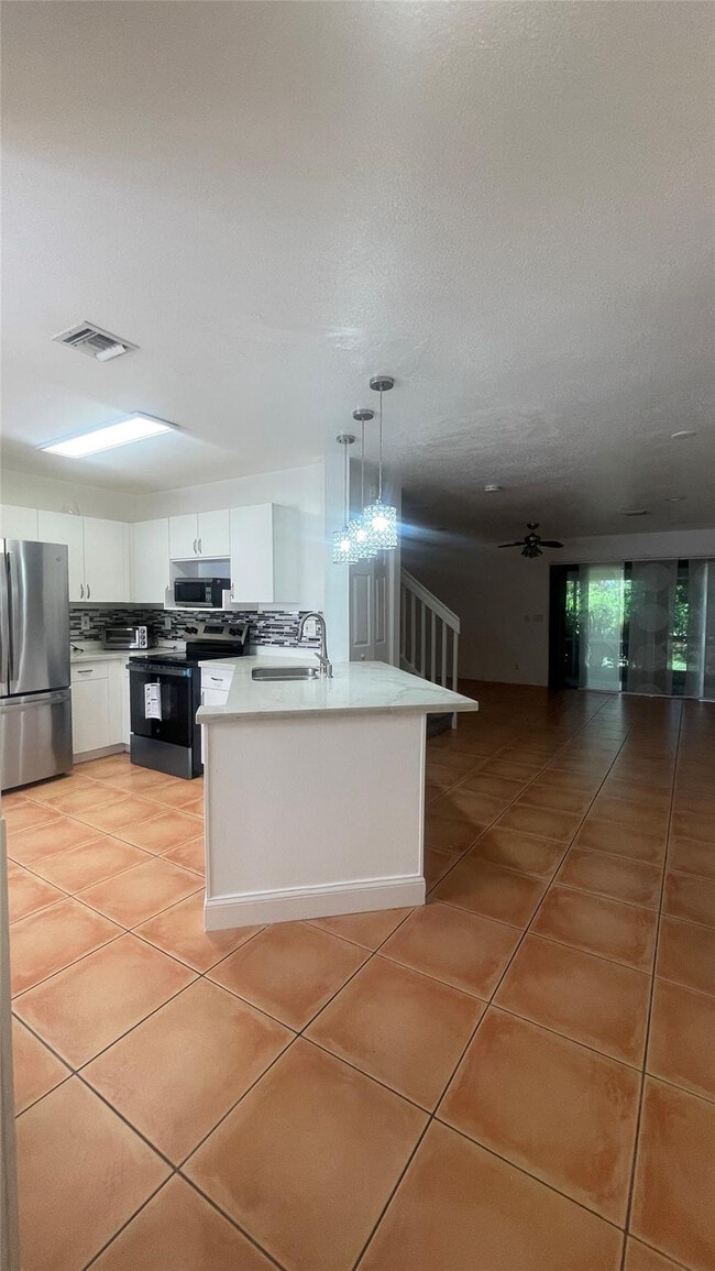 Building Photo - 1432 Ave