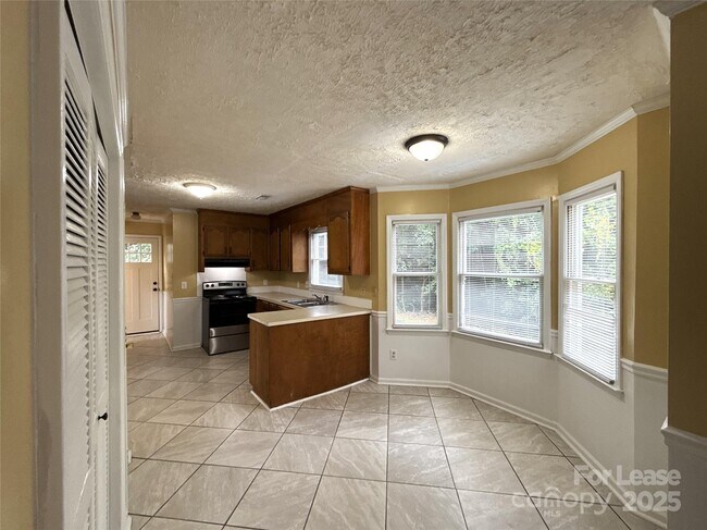 Building Photo - 9125 Winter Moss Ct