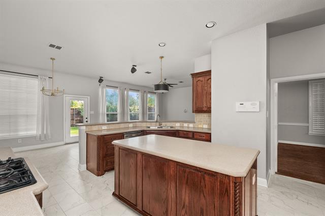 Building Photo - 3680 Roosevelt Dr