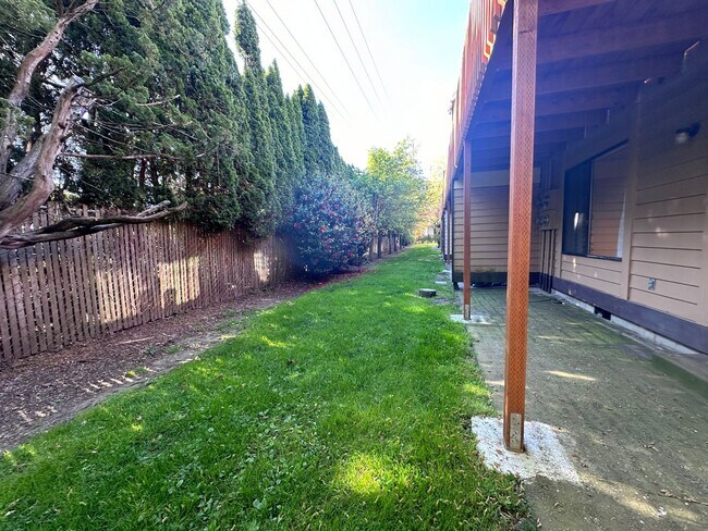 Building Photo - Cozy 2 bdrm 2 bath Condo in Vancouver, WA