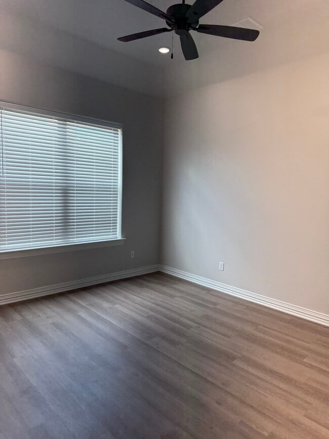 Building Photo - 1416 Page Vly Cir
