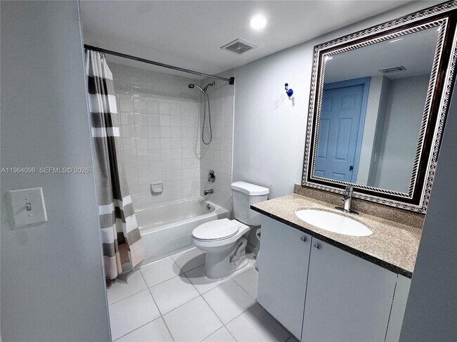 Building Photo - 2881 NE 185th St