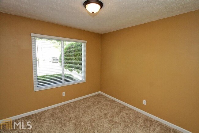 Building Photo - 2979 Sentinel Cir