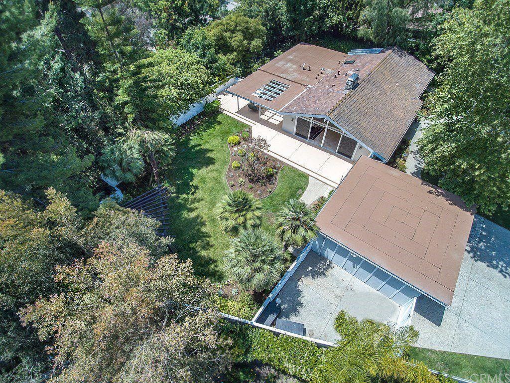 Building Photo - 8 Aurora Dr