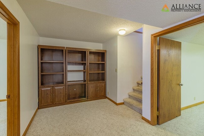 Building Photo - $300 OFF 1st MONTH'S RENT! Amazing, Spacio...