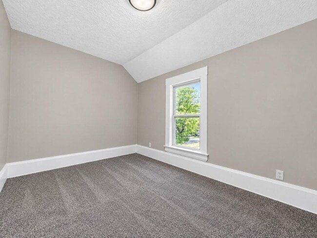 Building Photo - 6215 Carpenter Ave
