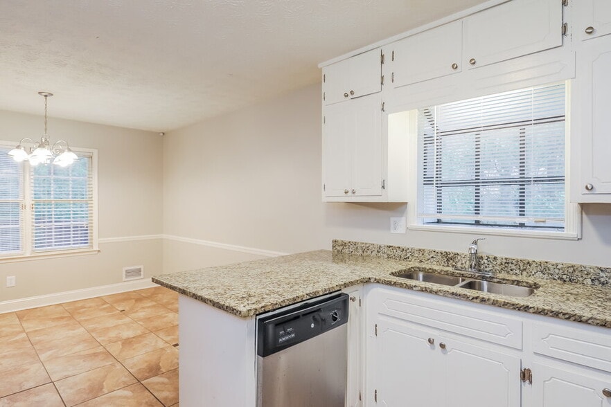 Building Photo - 1019 River Stone Ct