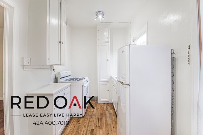 Building Photo - 836 Sanborn Ave