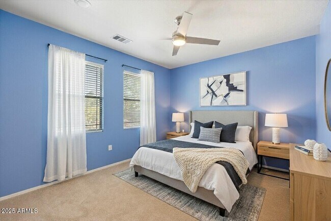 Building Photo - 3250 W Greenway Rd