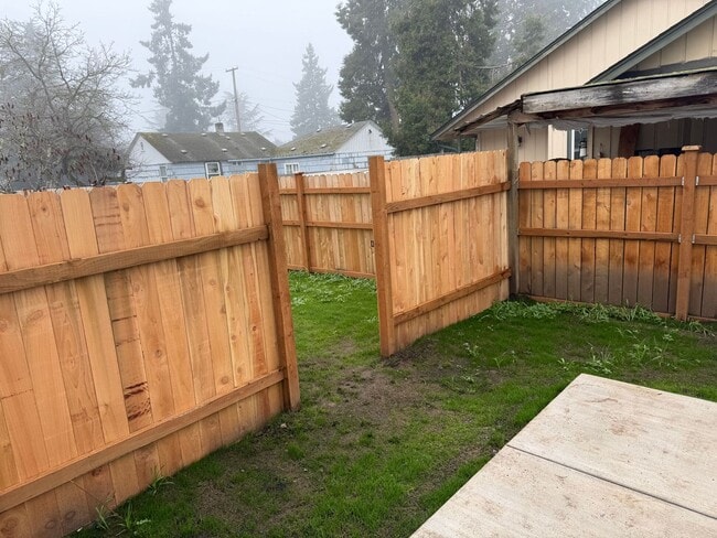 Building Photo - Brand new 3 bedroom 3 full bath townhouse in Thurston! $1,000 OFF YOUR FIRST MONTH'S RENT!