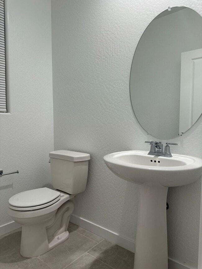 Building Photo - Welcome To This Charming Two-Story Home Ne...