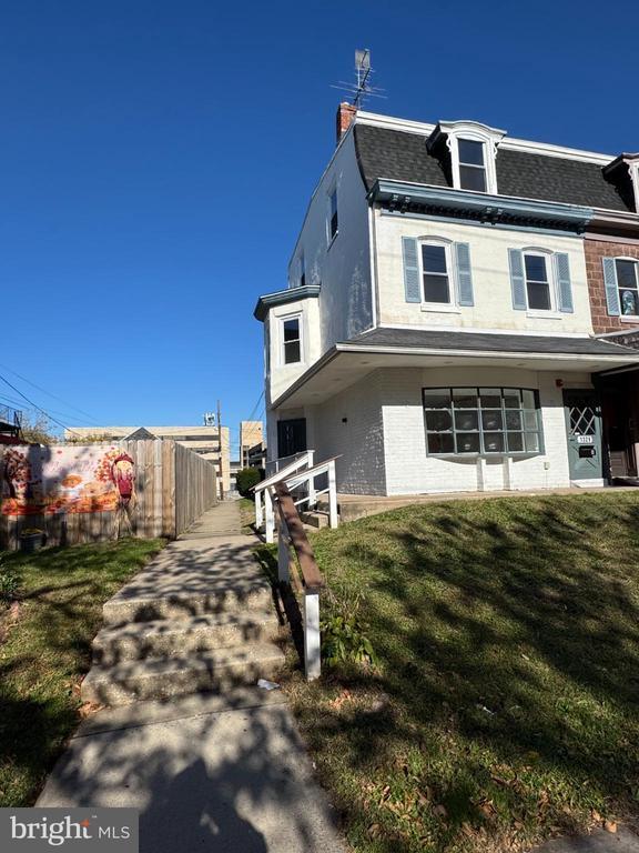 Building Photo - 1321 DeKalb St