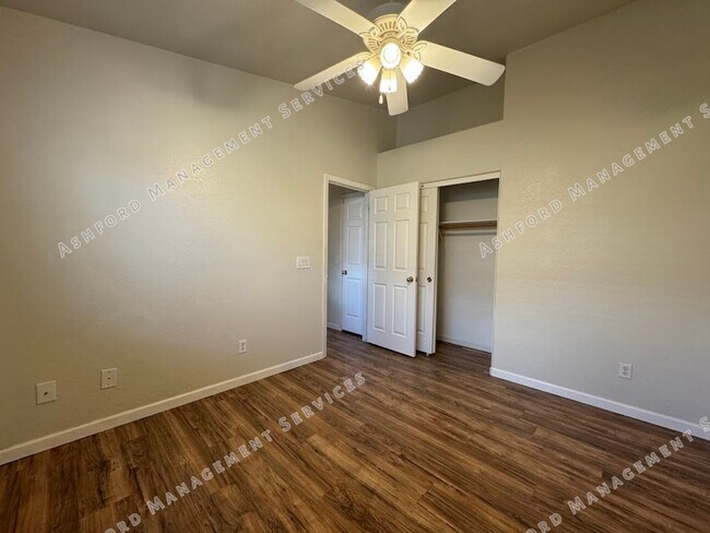 Building Photo - BEAUTIFUL 3 BEDROOM 2 BATHROOM HOME IN GOODYEAR