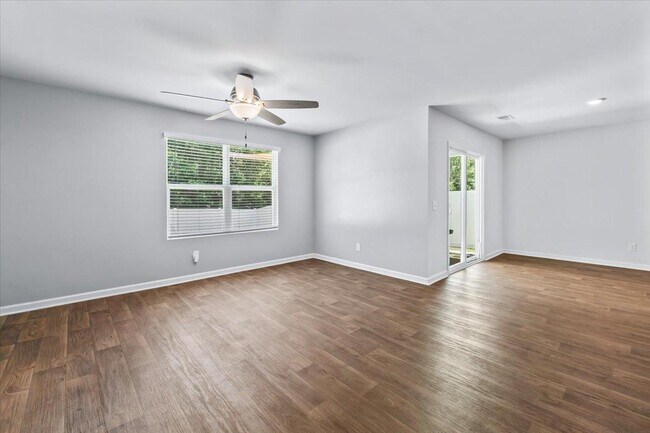 Building Photo - 138 Cotton Bluff Ct