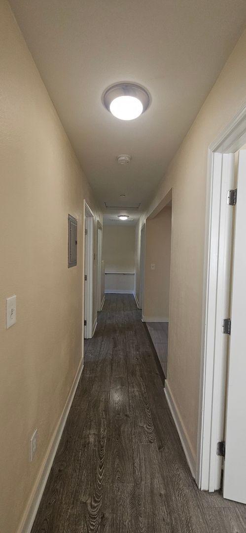 Building Photo - 85(1631)