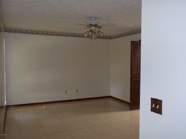 Building Photo - 2452 Ridgecrest Ave