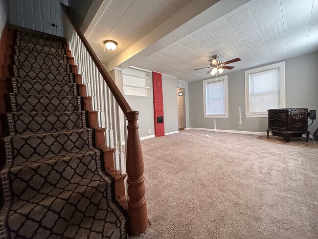 Building Photo - 42 Mill St