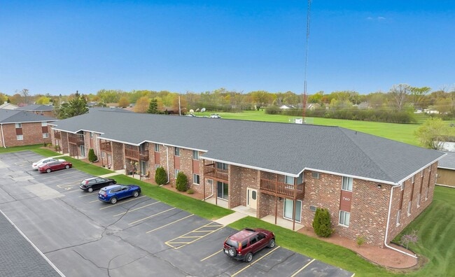 Primary Photo - 2 Bedroom Spacious 2nd floor Apartment