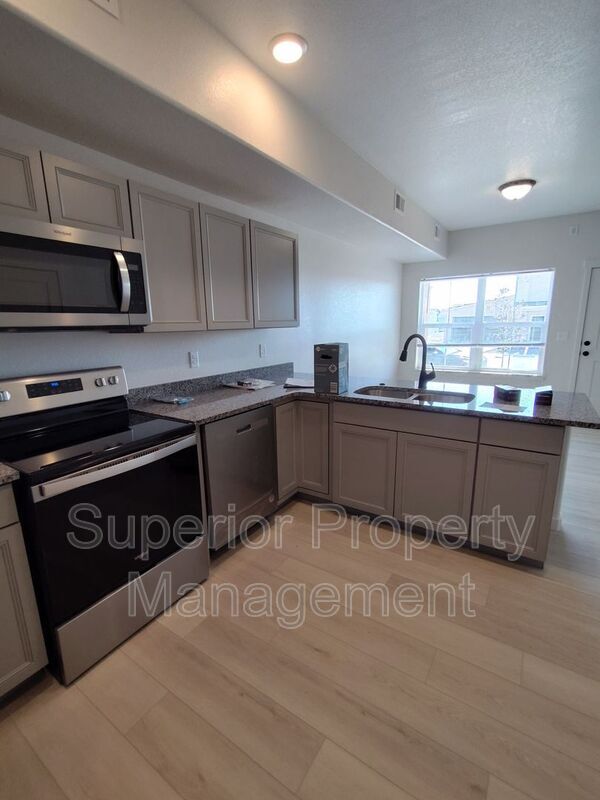 Building Photo - 1536 Carol Ann Wy