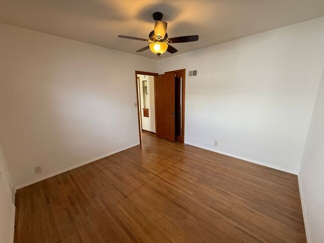 Building Photo - Three Bedroom, One and half bathroom, Attached Two Car Garage, Central Air!