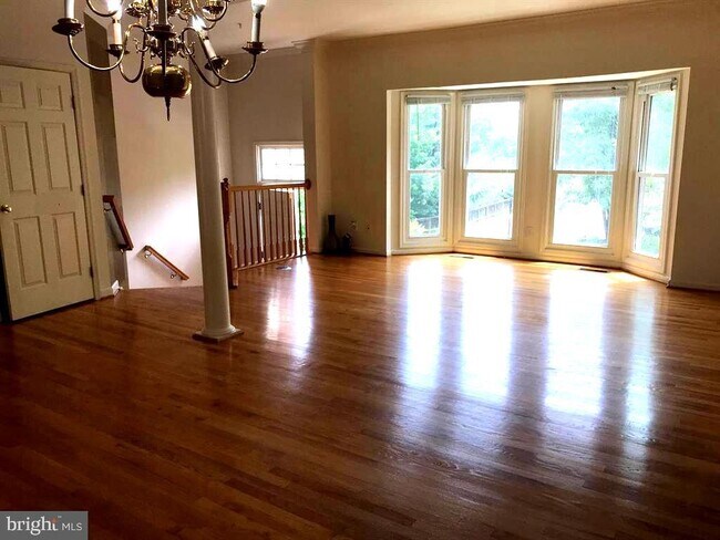 Building Photo - 8502 Harvest Oak Dr