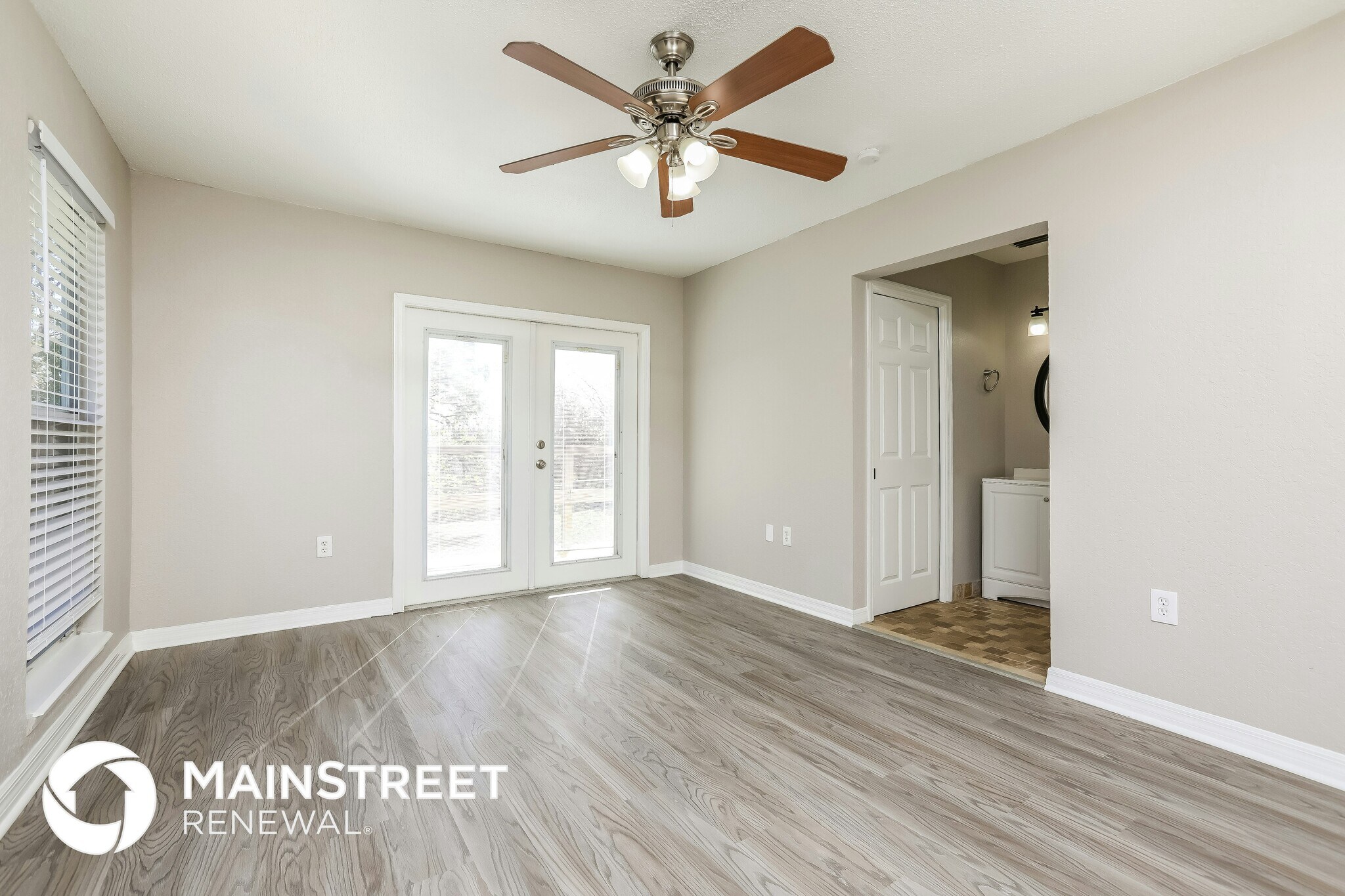 Building Photo - 1442 Lakecrest Dr