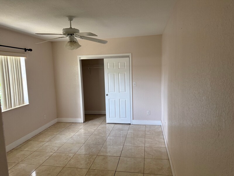 Building Photo - 328 S Biscayne River Dr