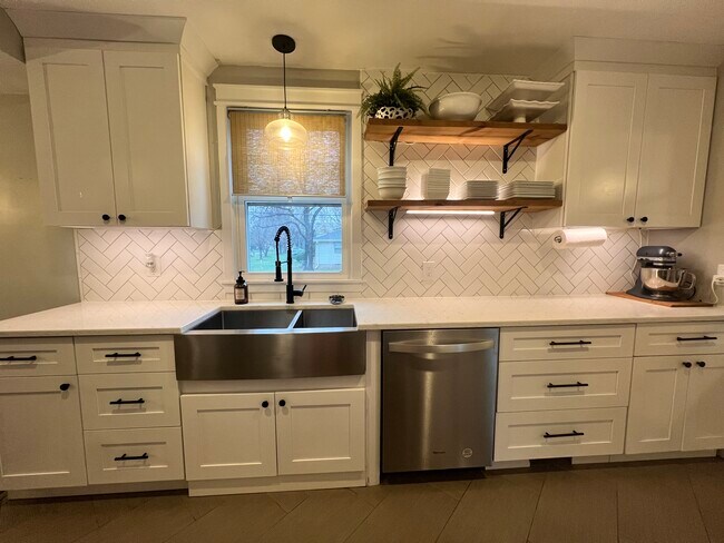 Building Photo - 3554 Abbott Ave N