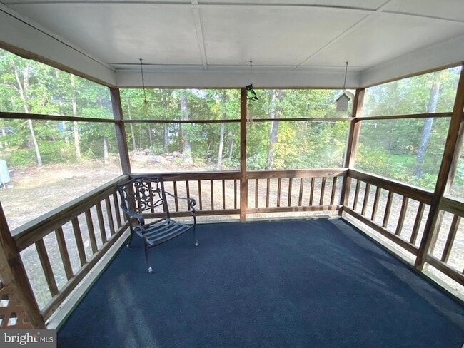 Building Photo - 611 Yorktown Blvd