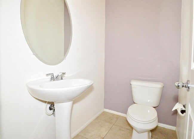 Building Photo - ** MOVE IN BONUS of $500.00 ** (If an agreement is signed by March 31st 2026) "Charming 3 Bed, 2....