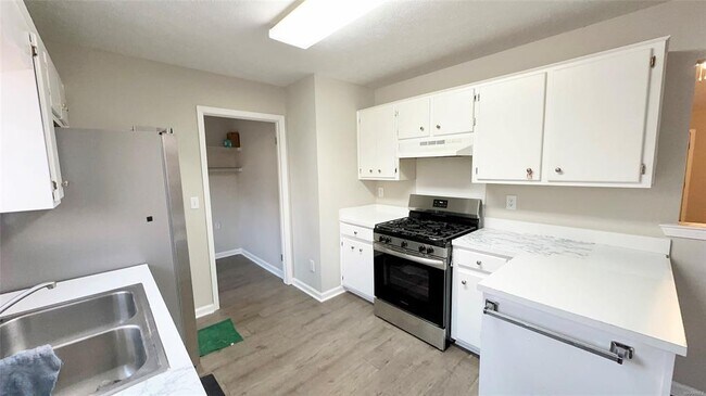 Building Photo - 5757 Sweet Meadow Dr