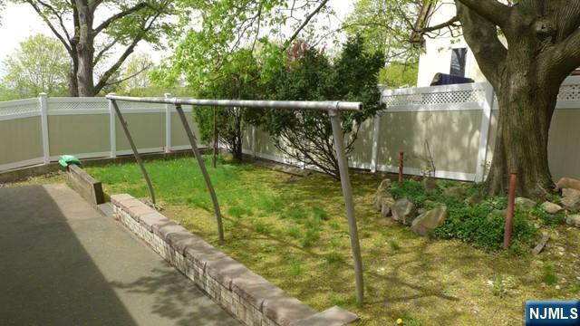 Building Photo - 469 Westview Ave