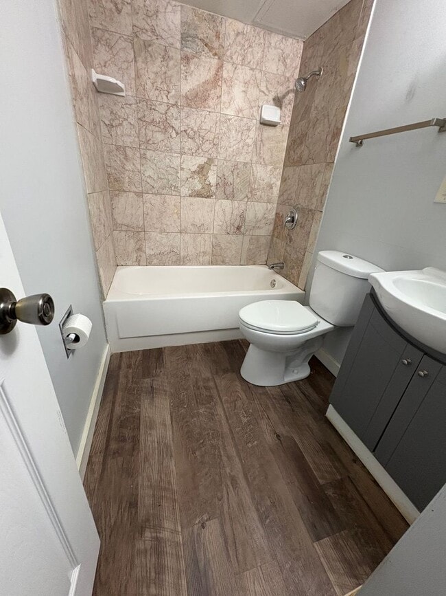 Building Photo - AI - 05 - Avon St