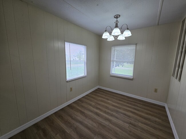 Building Photo - 2004 Palm St