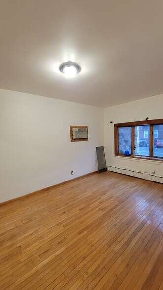 Building Photo - 7411 Park Ave