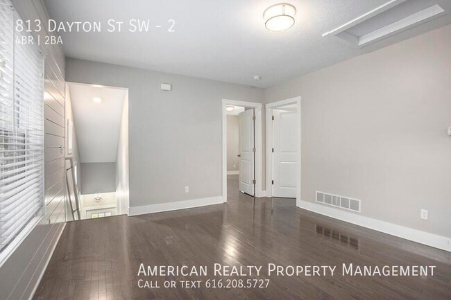 Building Photo - 813 Dayton St SW