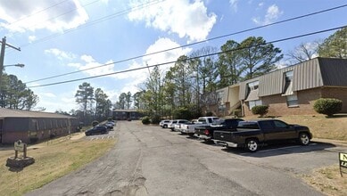 Building Photo - 2500 Deerman St