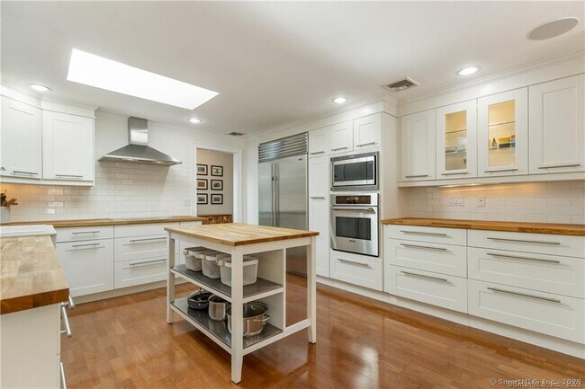 Building Photo - 7 Nappa Dr