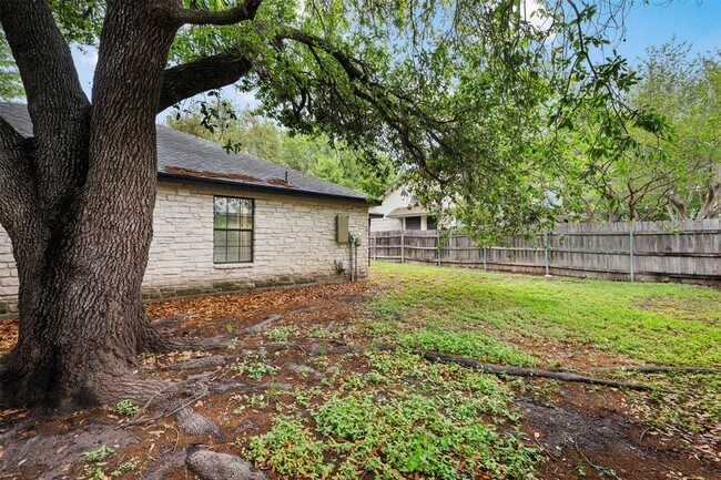Building Photo - 2306 Alimony Cove