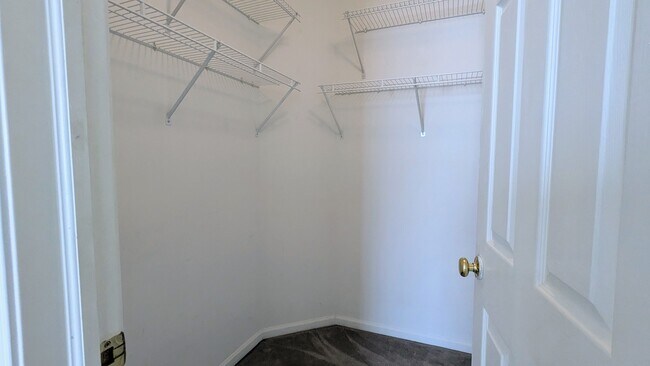 Building Photo - 1910 Avalon Dr