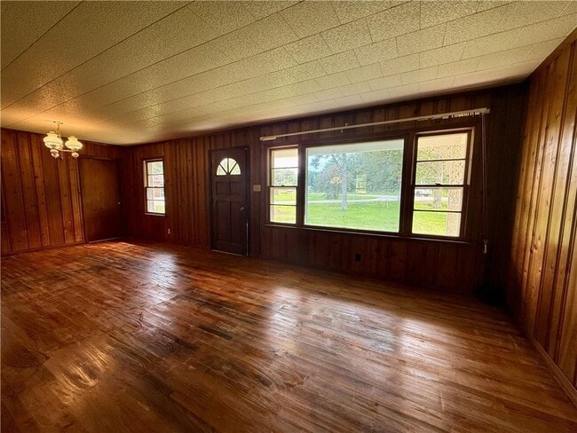 Building Photo - 5520 Helen Dr
