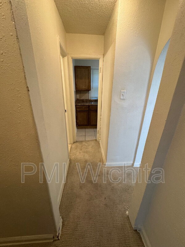 Building Photo - 638 S Hydraulic Ave
