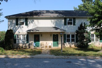 Building Photo - 139 Oak Manor Dr