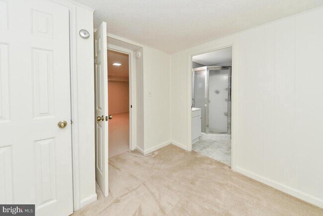 Building Photo - 4875 S 28th St