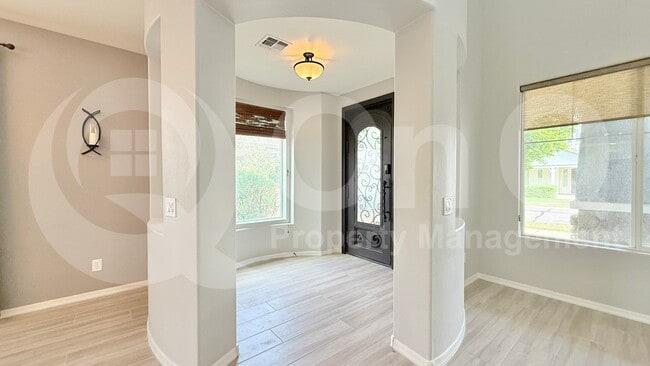 Building Photo - 3945 E Mesquite St