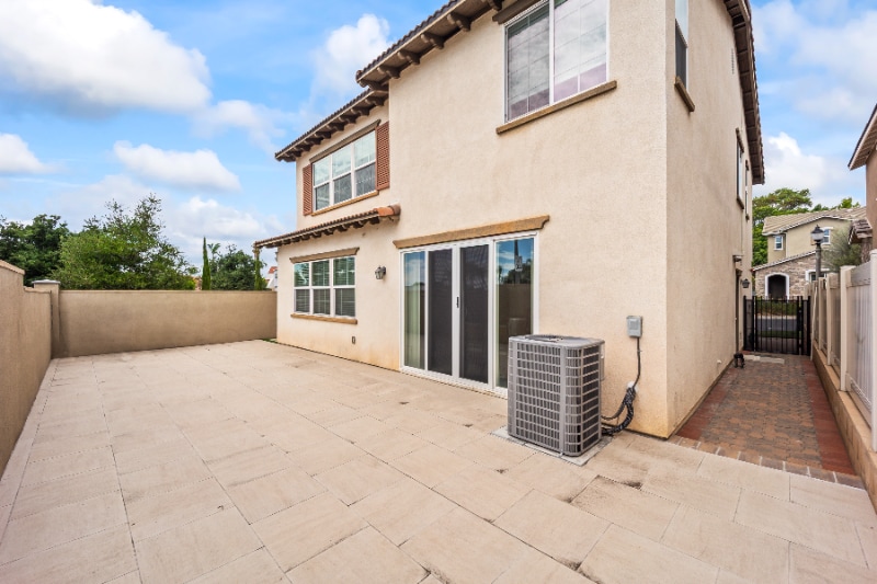 Building Photo - 950 N Ellie St