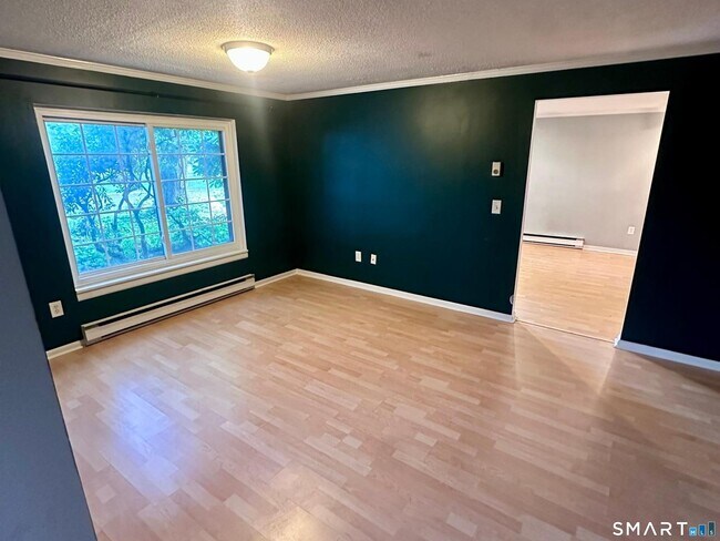 Building Photo - 183 Loomis Dr