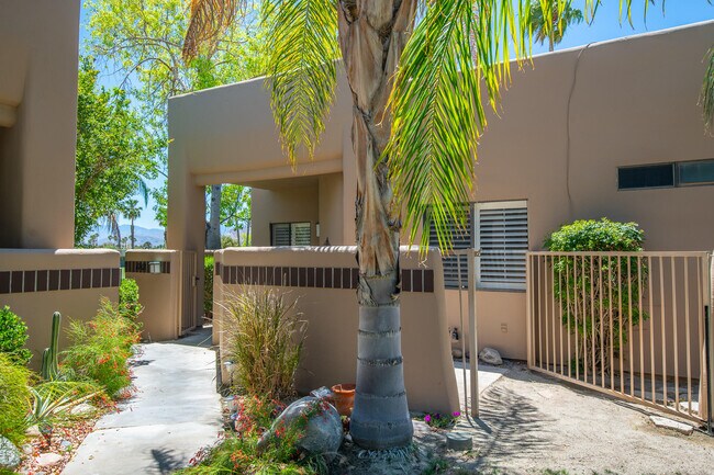 Building Photo - 67421 Toltec Ct