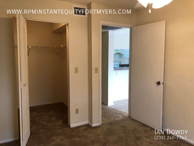 Building Photo - 5323 Summerlin Rd